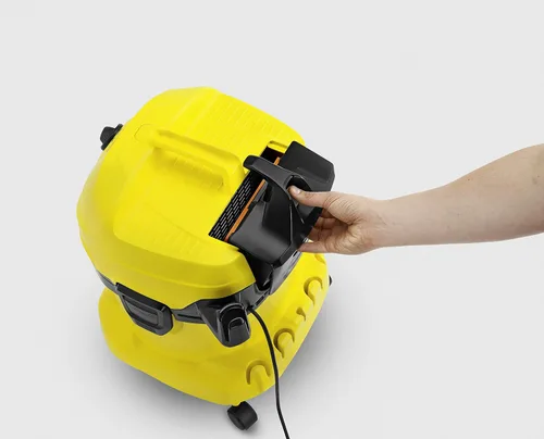 Vista 22 de Karcher WD4 aspiradora para agua y polvo, multiuso, con motor de 1800 V, diseño que ahorra espacio.