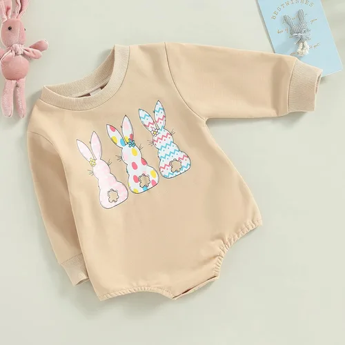 Vista 2 de GOOCHEER Mameluco de manga larga con cuello redondo para bebé, recién nacido, con texto en inglés "My First Easter", sudadera de manga larga
