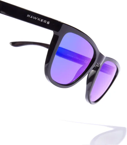 Vista 115 de Hawkers One Sunglasses for Men and Women - 100% UV400 Protection - Lightweight and Square Sunglasses