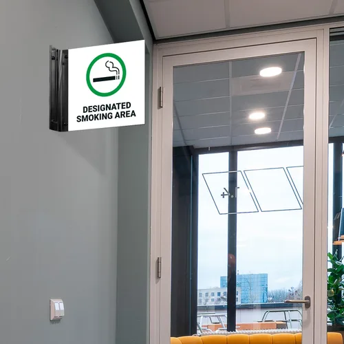 Vista 2 de Señal designada para proyectar área de fumar, doble cara, 6 x 6 pulgadas, ACM, con accesorio negro satinado, fabricado en Estados Unidos 6x6