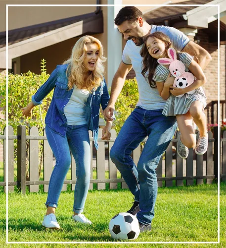 Vista 6 de DolliBu Animal de peluche de conejo de oro rosa con pelota de fútbol, conejo suave para abrazar, adorable juguete de peluche de oveja para jugar