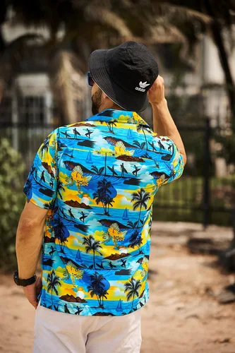 Vista 5 de Camisa con estampado hawaiano para hombre, marca Alvish.