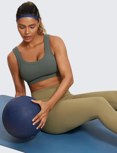 Vista 3 de CRZ YOGA Sujetadores deportivos acanalados para mujer, espalda en U, inalámbrico, de impacto medio, acolchado, para yoga, entrenamiento, camisola