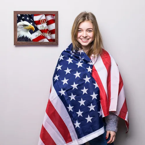 Vista 4 de We The People - Decoración de pared patriótica de Estados Unidos con bandera americana, arte de oficina en casa de veteranos militares, impresión