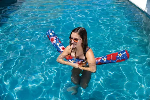 Vista 2 de Wow Sports Fideos florales inflables - para piscinas y lagos - Flotador auxiliar para niños y adultos - Accesorio de fiesta