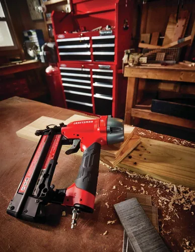 Vista 8 de CRAFTSMAN Brad Nailer, 18GA, pistola de clavos neumática (CMPBN18K)