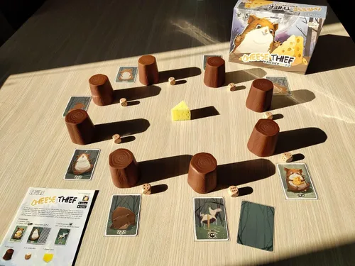 Vista 4 de Juego de mesa El Ladrón de Queso Juego de fiesta para que la familia descubra quién roba el queso Roles ocultos y engaño A partir de 8 años