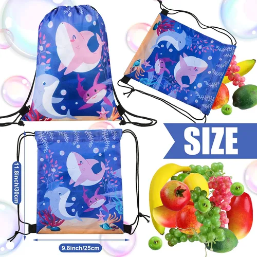 Vista 3 de Spiareal - Paquete de 18 mochilas con cordón para fiesta de tiburones de verano, bolsas de regalo con temática de animales marinos de dibujos