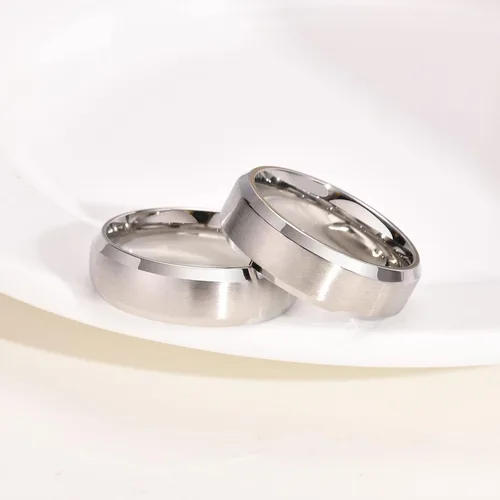 Vista 7 de Juego de anillos de boda negros para él y ella, anillos grabados para hombre, bandas de clase para hombres y mujeres, anillos personalizados