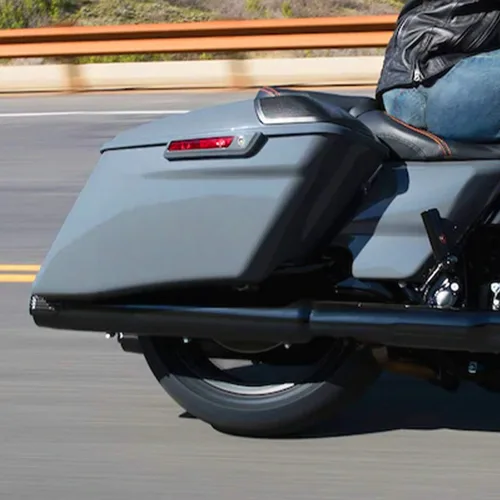 Vista 7 de Alforjas de ABS extendidas gris Gunship de 4 pulgadas para Harley Touring CVO Street Electra Glide 2014-2023