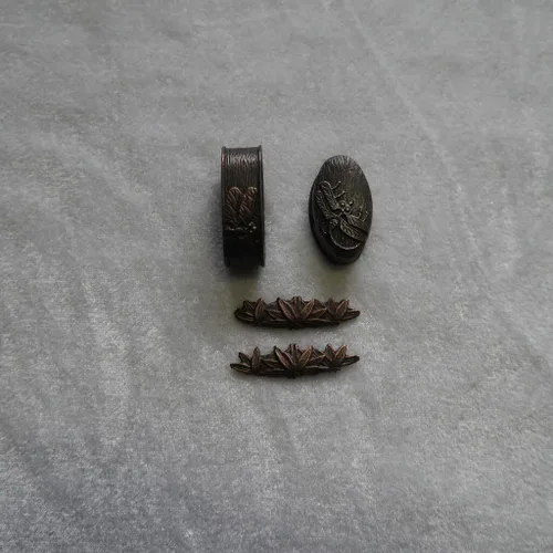Vista 73 de Espada samurái japonesa KOSHIRAE – Fuchi Kashira Menuki 01-77