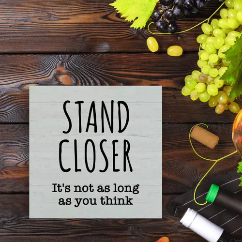 Vista 7 de Letrero con texto en inglés "Stand Closer - Not As You Think", decoración de baño para niños, regalo de inauguración de la casa, regalo divertido, 5