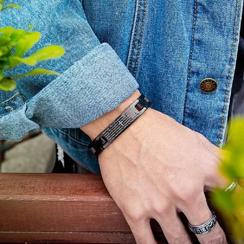 Vista 6 de Pulsera de la Biblia de la Santa Biblia para hombres, pulsera de acero inoxidable con cruz de Hip Hop de la Biblia, brazalete de oración