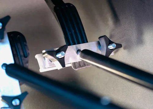 Vista 6 de QuicStick Hand Controls Asistencia de conducción controlada por el pulgar Controles manuales portátiles para vehículos, automóviles, conducción