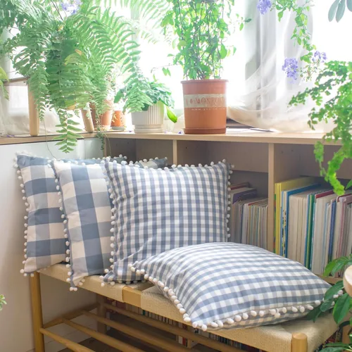 Vista 9 de HOPLEE Juego de 2 fundas de almohada de granja con pompones para decoración del hogar, 16 x 16 pulgadas, color azul claro
