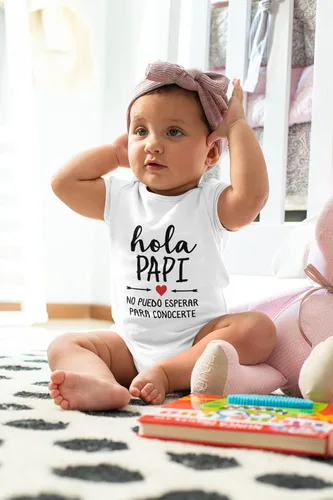 Vista 2 de Hola Papi - Body español, anuncio de embarazo a papá-a-ser, sin puedo esperar para conocerte, traje de revelación española, día de San Valentín, 0-3M