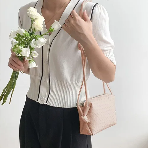 Vista 6 de UPSONG Bolsos cruzados tejidos para mujer, bolsos ligeros de cuero a la moda, bolso de hombro, bolso para teléfono, bolso de mensajero para mujer