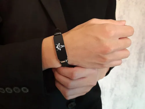 Vista 4 de Elegante pulsera masónica negra para hombres y mujeres, pulsera de silicona con logotipo de masonería para mampostería, membresía de fraternidad