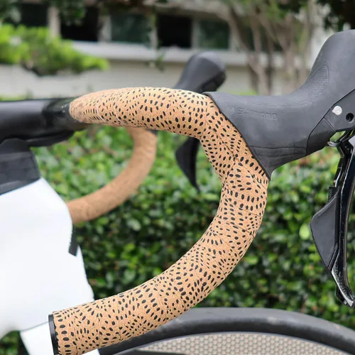 Vista 6 de Cinta de corcho para manillar de bicicleta de carretera, 2 rollos, antideslizante, absorción de impactos, cinta de agarre con tapones de barra