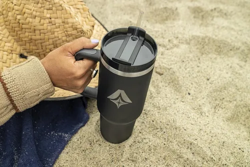 Vista 6 de Pittman Outdoors Vaso de hidratación de 30 onzas con mango suave y cómodo, color negro, taza de viaje para café y bebida