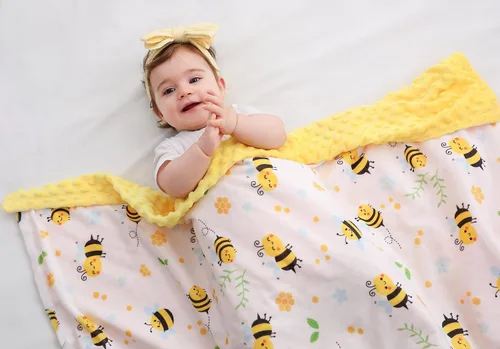 Vista 3 de Manta Bee Minky - Felpa suave de doble capa, de recién nacido a niño pequeño, respaldo con puntos, regalos para baby shower (30 x 40 pulgadas)