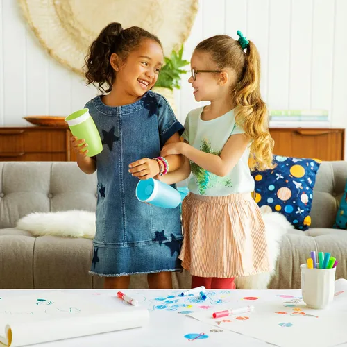 Vista 3 de Munchkin® Miracle® 360 Toddler Sippy Cup, a prueba de derrames, 10 onzas, paquete de 2, verde/azul & ® Miracle® 360 tapas para vasos, 4