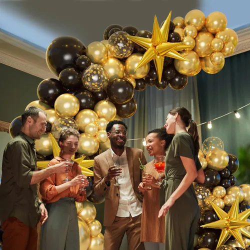 Vista 5 de Kit de arco de guirnalda de globos negros y dorados con globos de estrella en explosión, globos de látex de confeti de oro negro de 5/10/12/18