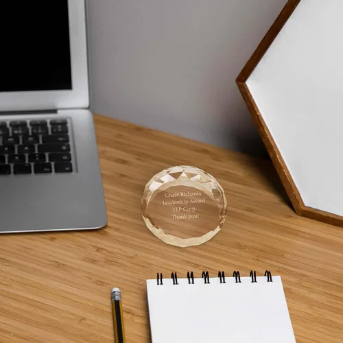 Vista 3 de Baudville Pisapapeles de cristal grabado, premio para empleados, grabado personalizado/personalizado, viene en caja de regalo