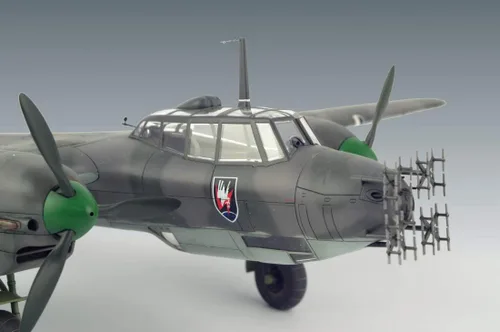 Vista 5 de ICM Modelos Do 215 B-5 WWII German Night Fighter Kit