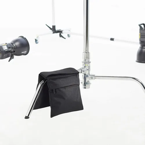 Vista 6 de Amazon Basics Bolsa de arena vacía fotográfica para soportes de luz, paquete de 4, color negro