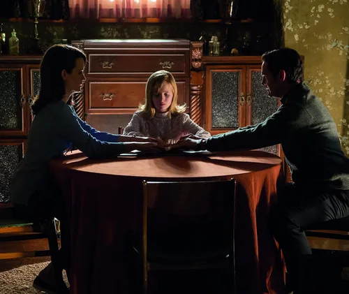 Vista 3 de Ouija Origin of Evil (Blu-ray + Digital Download) 2016