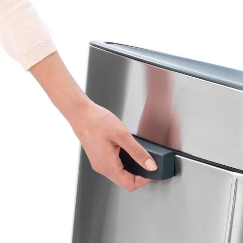 Vista 8 de Brabantia Papelera táctil de reciclaje con cubos de plástico, 10 L y 23 L - Acero mate