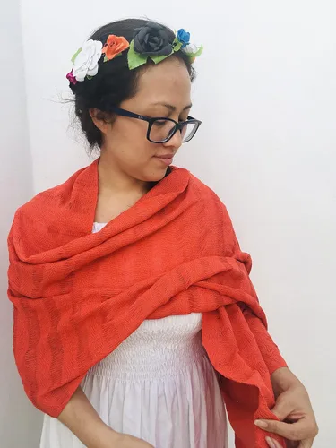 Vista 3 de Typical Mexican orange Rebozo 2.4 meters 95 inches (including fringes) modelo deshilado