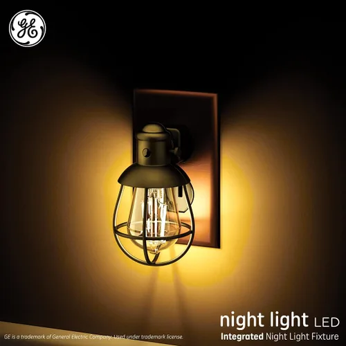 Vista 3 de GE Luz nocturna LED de estilo vintage, accesorio LED integrado estilo granja, luz de vela cálida (paquete de 4)