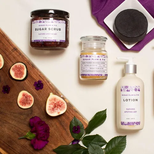 Vista 4 de Sugar Plum & Fig Lip Butter - Aceites orgánicos prensados en frío y cera de abejas para calmar y proteger, hecho a mano en Estados Unidos por DAYSPA