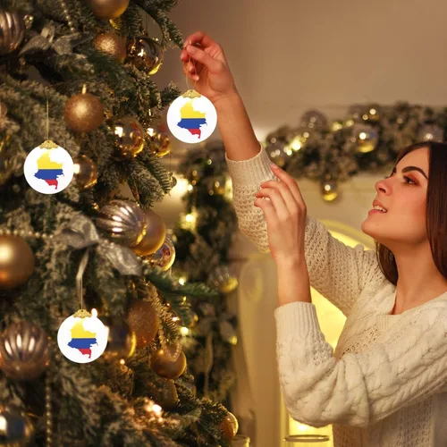 Vista 7 de Colgante redondo de cristal con diseño de mapa de bandera de Colombia con detalles dorados y plateados para colgar la decoración del árbol