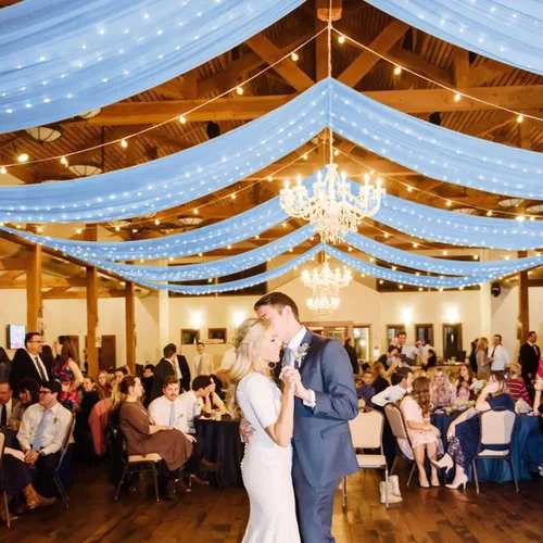 Vista 3 de FOTSHARER Cortinas de techo azul bebé para boda, 2 paneles de 5 x 20 pies, gasa para arco de boda, cortinas de techo para telón de fondo, decoración