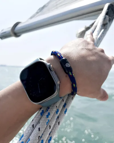Vista 7 de Pulsera de cuerda náutica hecha a mano para hombres y mujeres, diseño elegante y duradero con encanto inspirado en la marina