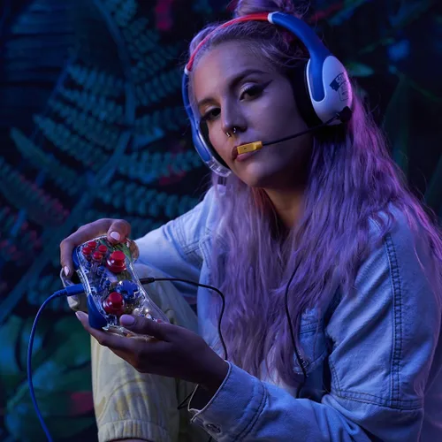 Vista 5 de PDP REALMz Nintendo Switch Pro Controller, Customizable LED Lighting, 3.5mm Headphone Jack, Officially Licensed by Nintendo and SEGA Sonic