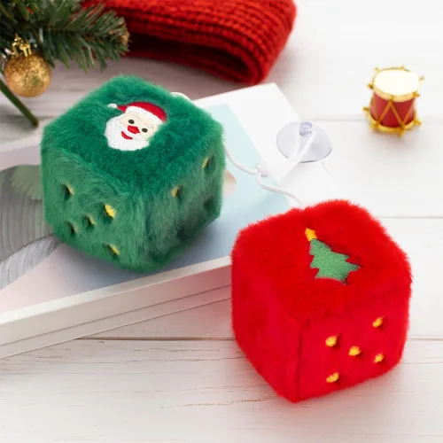 Vista 4 de Dados peludos de Navidad para espejo retrovisor del automóvil, diseño bordado de Papá Noel y árbol, decoraciones colgantes de felpa roja y verde