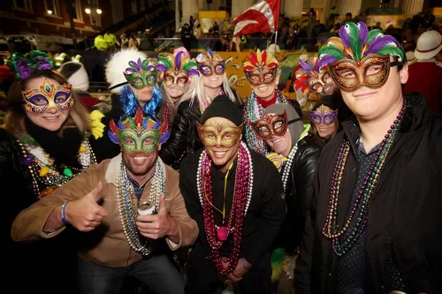 Vista 6 de Juego de 16 máscaras de Mardi Gras a granel decoraciones de fiesta de carnaval (fieltro)