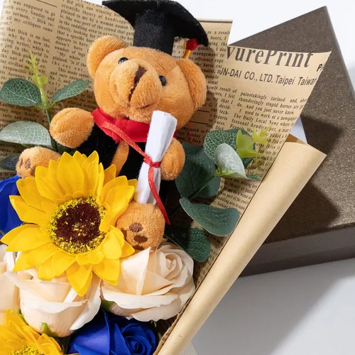 Vista 4 de Ansuma Ramo de flores de jabón perfumado de girasol rosa de graduación de 13 pulgadas, mini oso de peluche con tapa de graduación, arreglos Azul