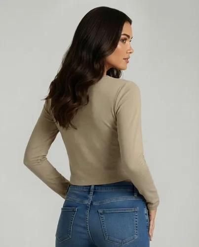 Vista 6 de Real Essentials 4 Pack: Camiseta de manga larga y cuello redondo para mujer, de algodón, recortada - Camiseta casual corta