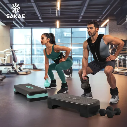 Vista 6 de Juego de Step Aeróbico con Mancuernas y Cinta Métrica, Altura Ajustable con Elevadores de 2 Niveles, Plataforma de Step para Ejercicios