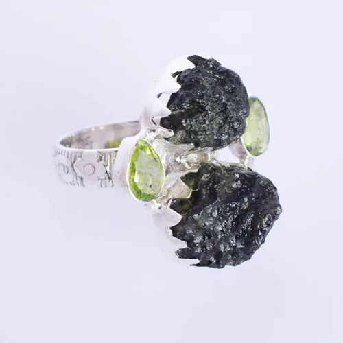 Vista 5 de Anillo de plata de ley 925 con piedras preciosas de moldavita y peridoto