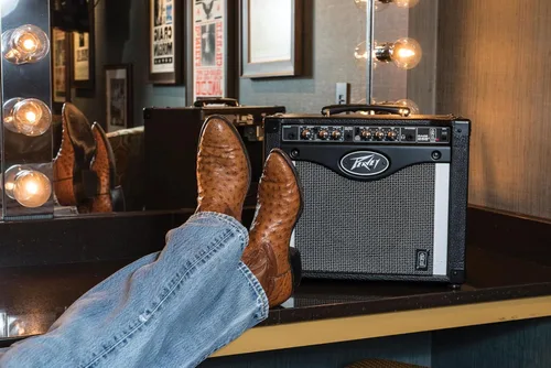 Vista 2 de Peavey Amplificador de guitarra combinado Rage® 258. Tecnología TransTube®, preamplificador y amplificador de potencia, 2 años de garantía