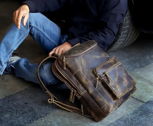 Vista 7 de Mochila de cuero vintage para hombre, bolsa para laptop de 16 pulgadas, gran capacidad, viajes de negocios, senderismo, mochila de hombro, mochila