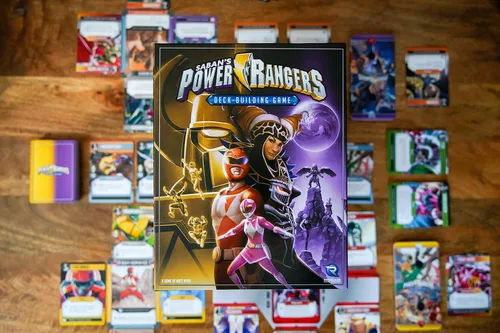 Vista 2 de Renegade Game Studios Power Rangers Juego de construcción de mazos para 2-4 jugadores, mayores de 13 años