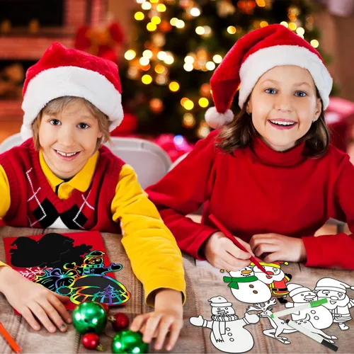 Vista 5 de Max Fun - Arte de rascar navideño para niños, 48 piezas de tarjetas de papel mágico arcoíris, adornos navideños para colgar, suministros
