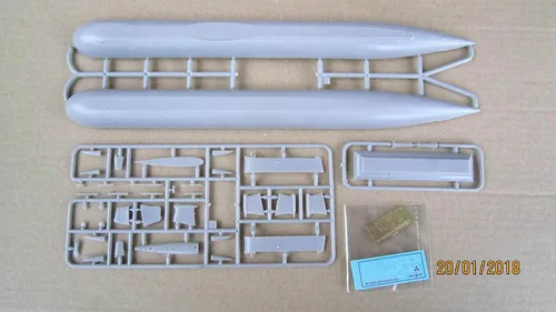 Vista 3 de Mikro-mir 350-034 - 1/350 Submarino pr.685 Plavnik/Mike Soviético Pow. kit
